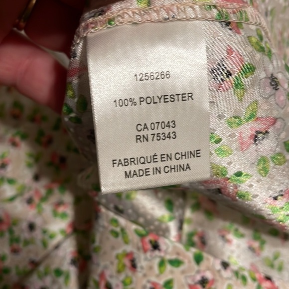 S Cupcakes and Cashmere Blouse C05 6251 - Picture 6 of 6